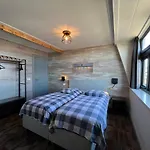 Villa Charlton 79A
